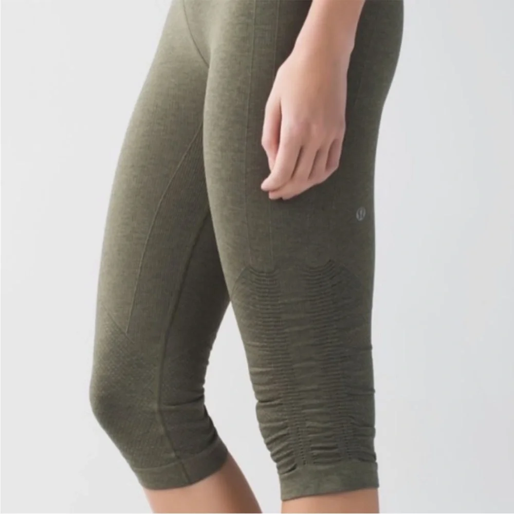 LULULEMON In The Flow Cropped Leggings green women’s size 4 activewear - Picture 12 of 16